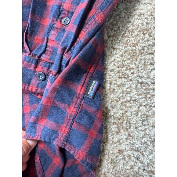 PATAGONIA Long Sleeve shirt, XL, Lightweight Flannel Red & Blue Plaid - Picture 4 of 8